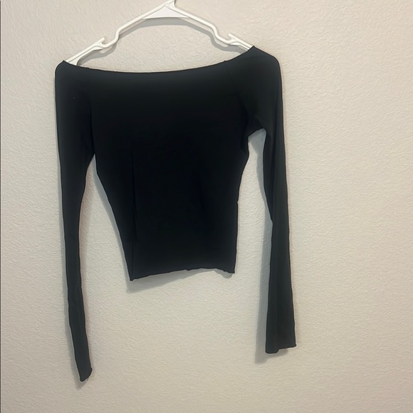 Brandy Melville Black Long Sleeve Tee - Picture 3 of 3